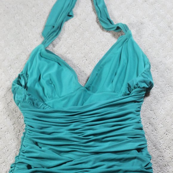 BCBG MaxAzria Full Length Ruched Green Chiffon Formal Dress - Picture 3 of 5